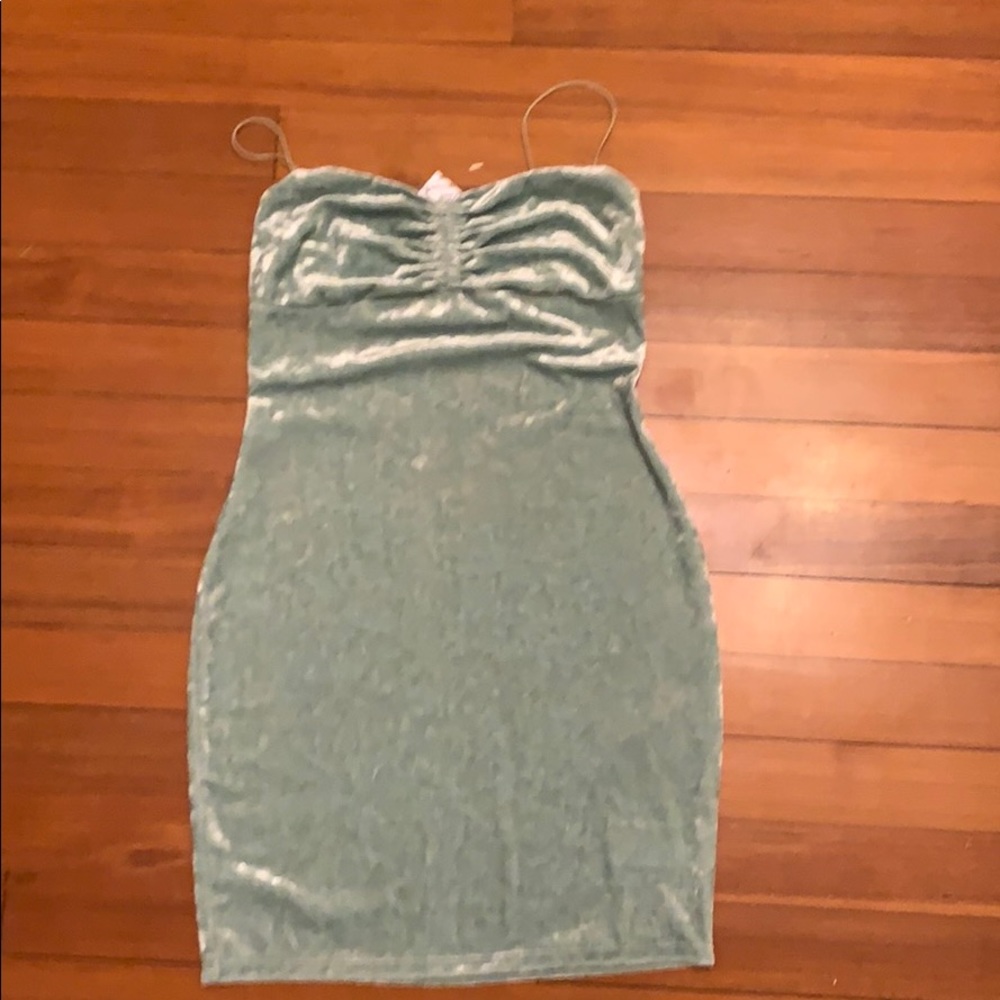 Turquoise velvet body con